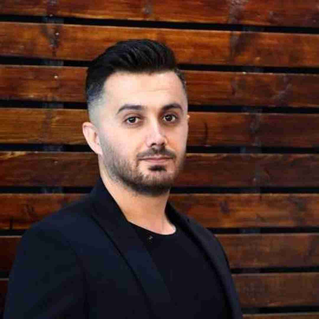 ابی عالی مانتوی مشکی ره دلبر دپوشه