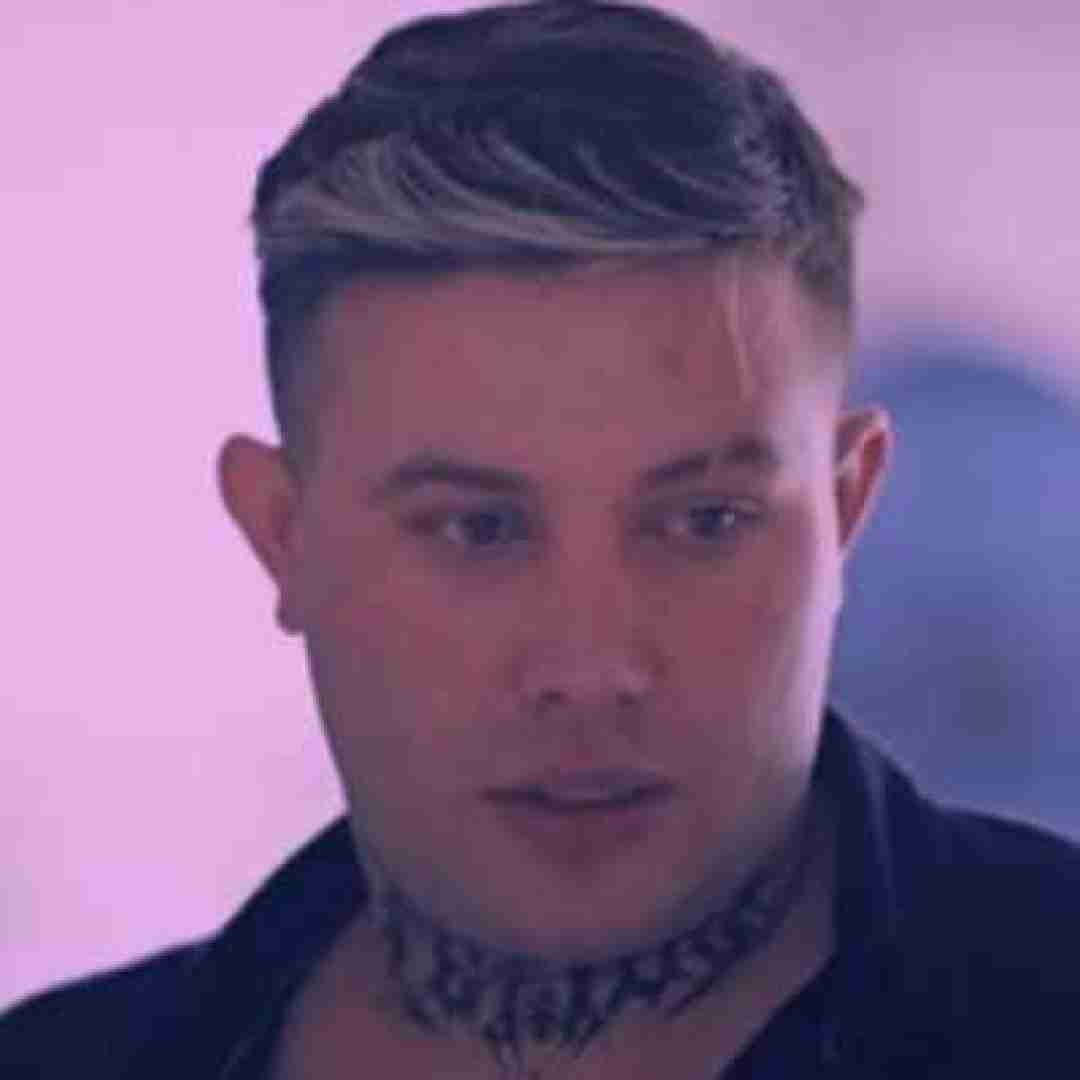 علی احمدیانی باعث ای حال خراویمه فقط و فقط خدا زانی