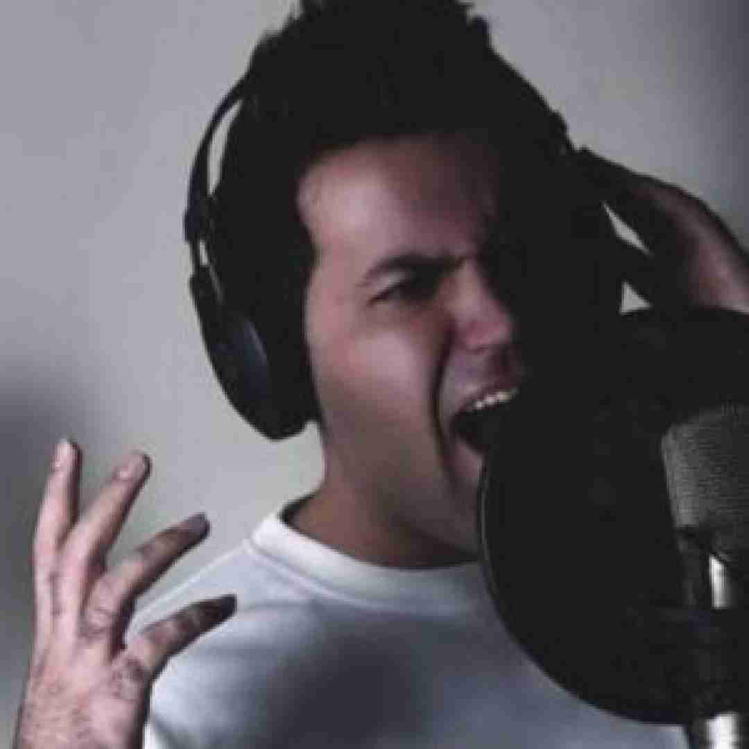 ایوب قلعه زانی عزیز الان که خالیه جیب