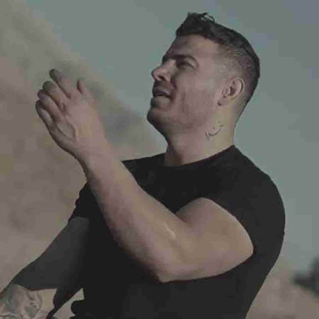 فرهاد فرهادی دنگ اذان صو ارا نمازه