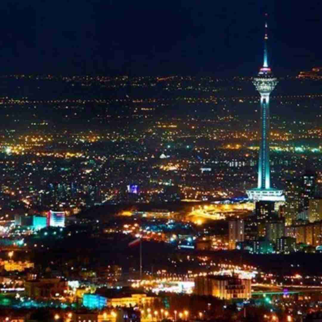  تو این شهر به هر کی شبیه توئه بهش بی اراده نگاه میکنم با صدای زن