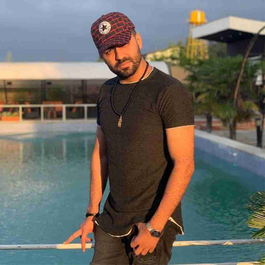 رضا شیری دیدمش تازگیا رنگ موهاش سلیقه سابقمه