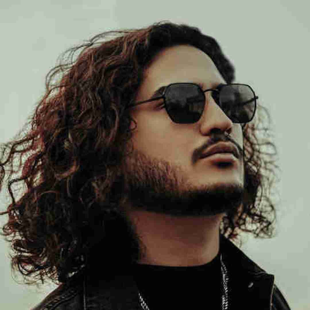 نیواد تو تیکه تیکه های قلبم تو یه خونه داری