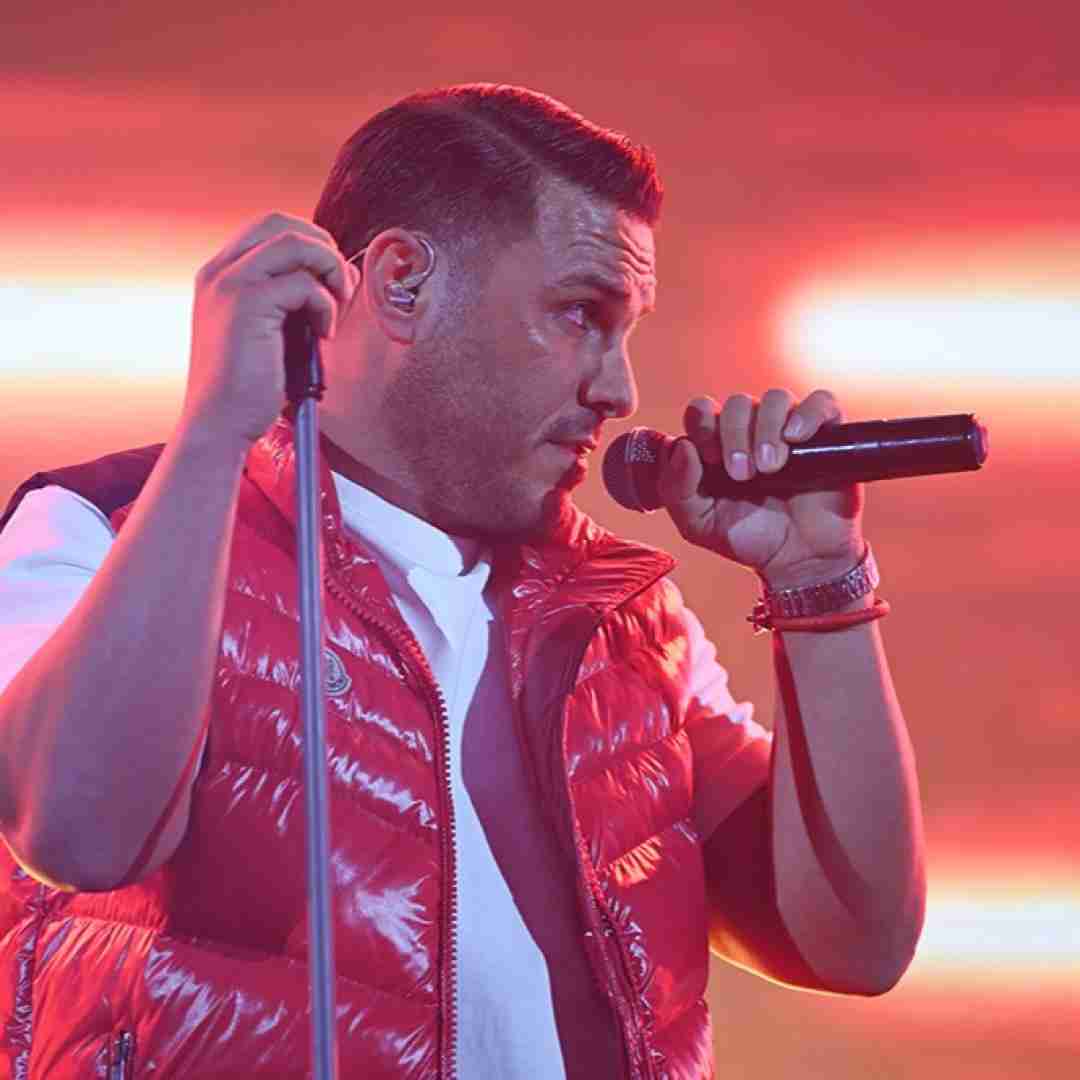 آرمین زارعی هنوزم بعد چند سالم من میدونم دلت میشه تنگ واسم