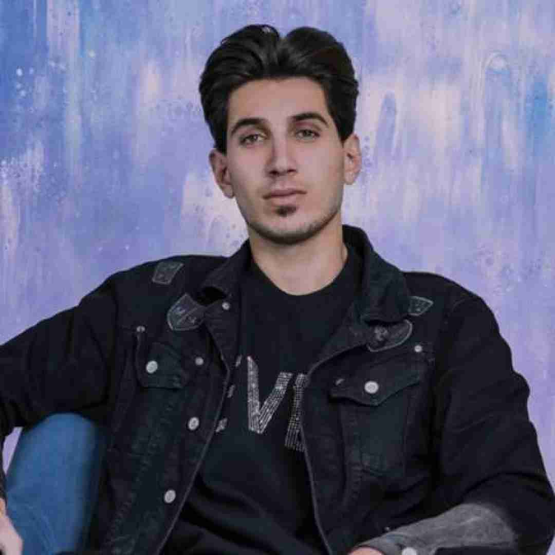 عرفان پند عشق تو ویرانم کرد و گیان خوم بیزارم کرد