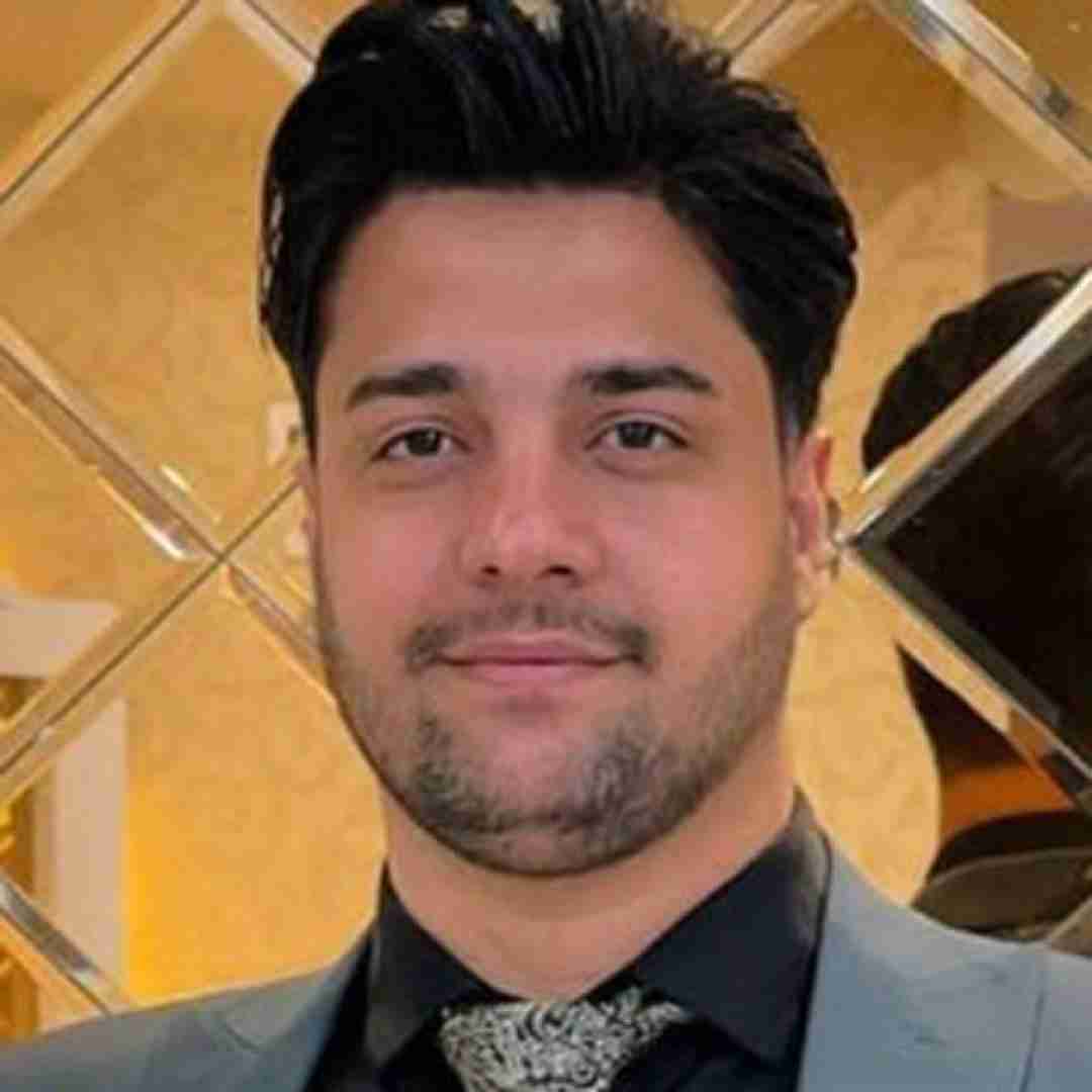 آرش خوشنواز افسانه