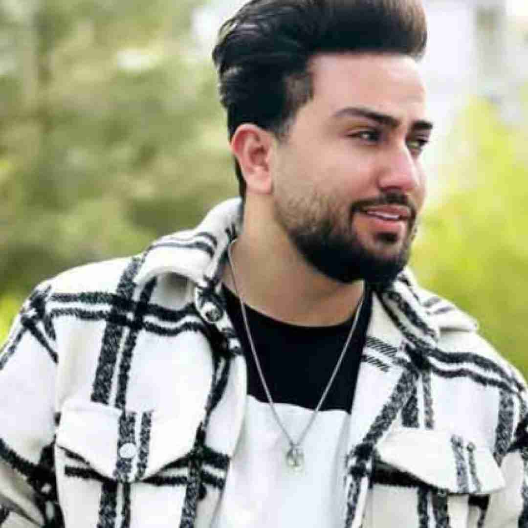 سالار صفرزاده عکساتو من دوره کردم من یه عاشق دوره گردم