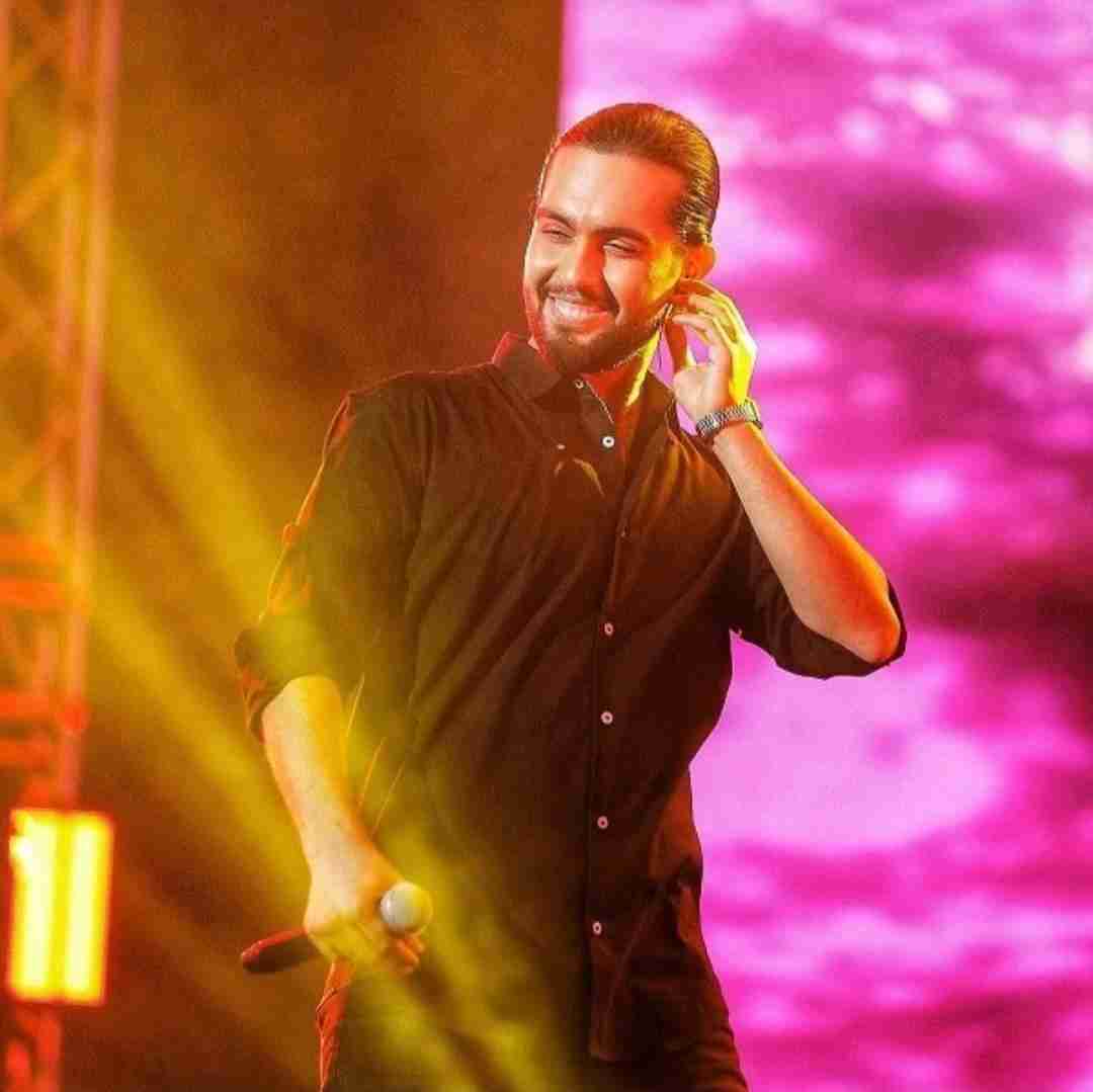 حامیم این همه آدم چرا قلبمو باید به تو میدادم