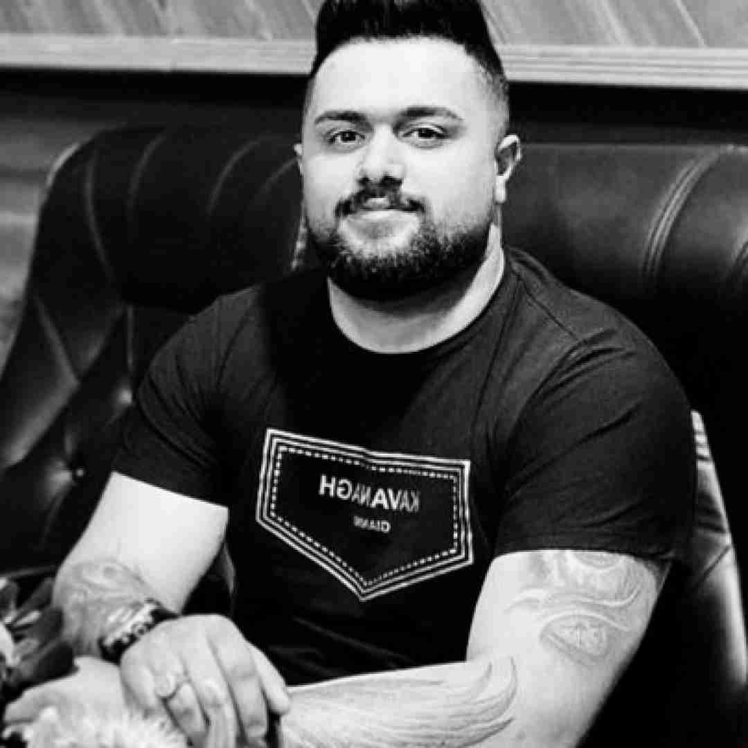 بهنام حسن زاده اشاره