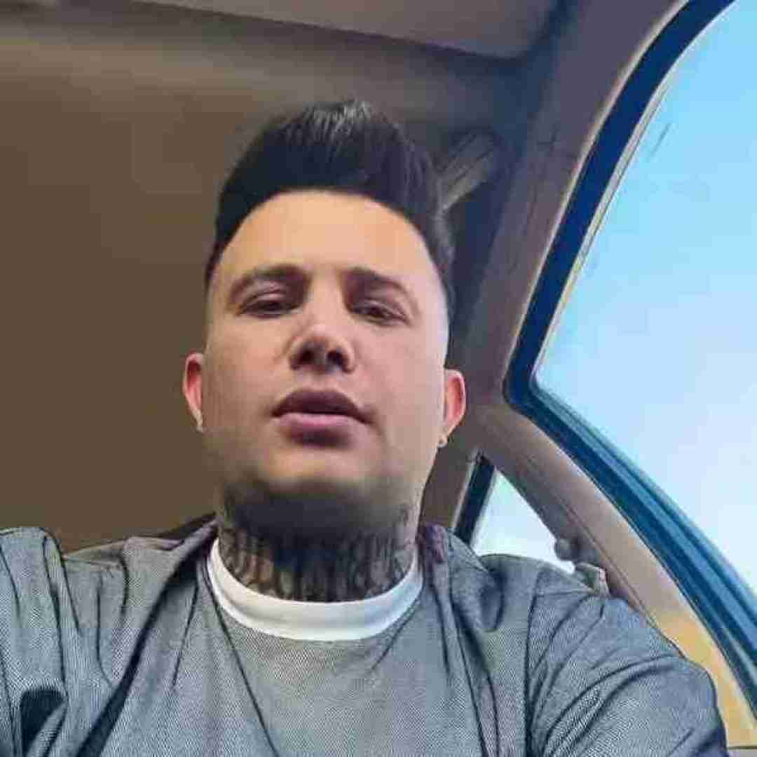 علی احمدیانی دیگه شبم صبح نداره غم مه پایان نداره