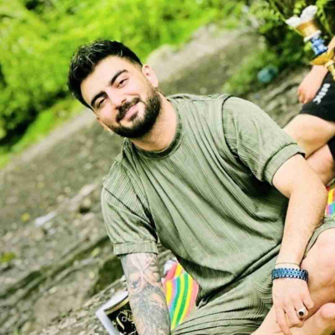 رامین تجنگی برای دیدنش چوب خط میکشم