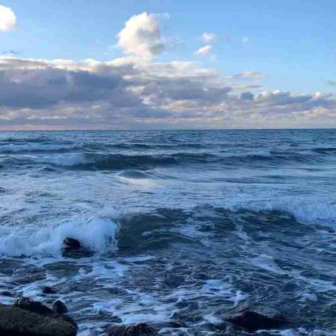  آسمون نارنجیه ابرا شدن تیره با صدای بچه
