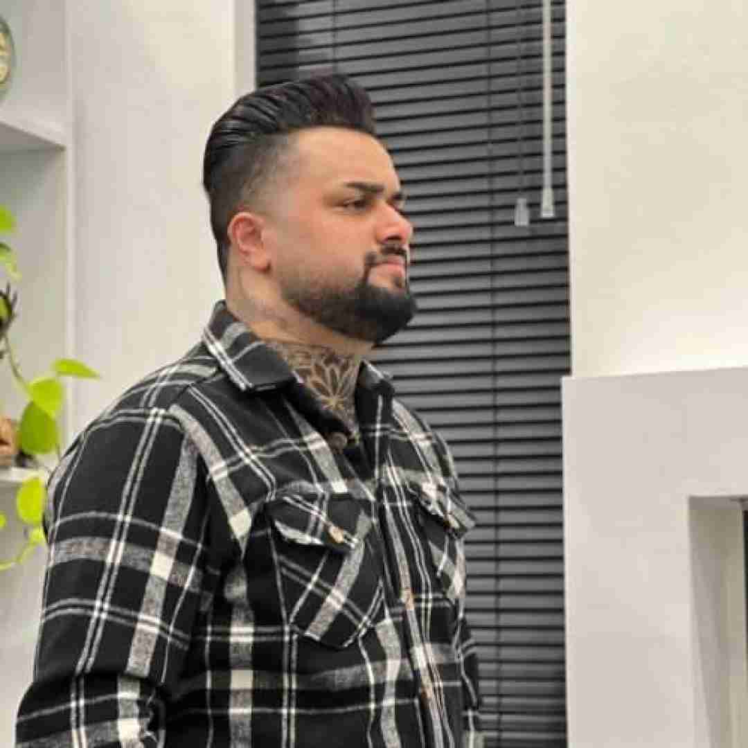 بهنام حسن زاده من شراب تلخی نخرمه ولی مستانه گردمه