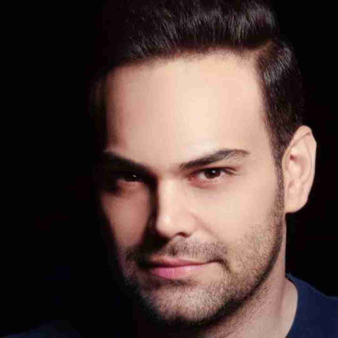 سیامک عباسی اومده خنده و خوشبختی سرازیر شده