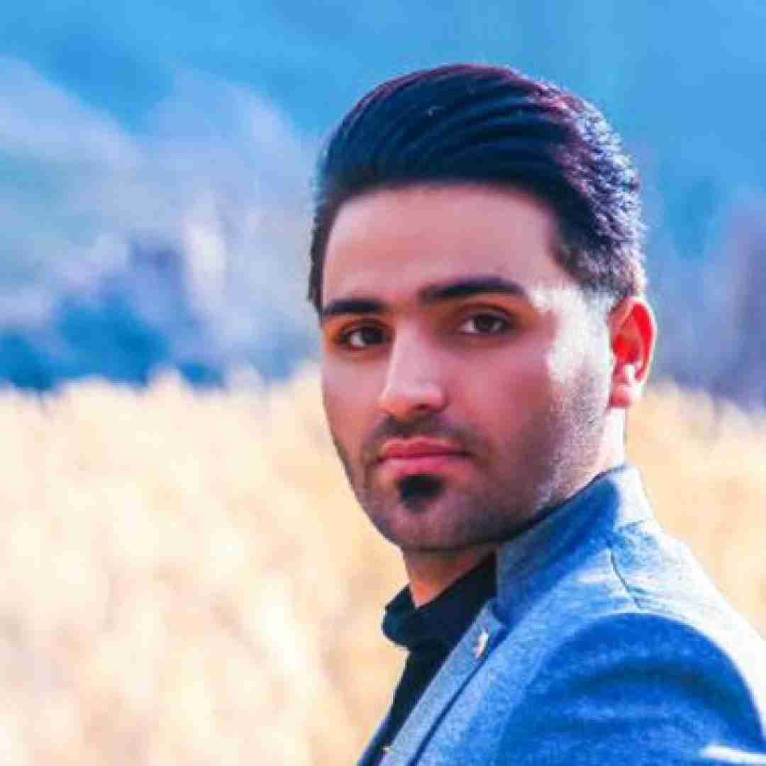 هادی ناصری کنج چشات خونه دارم مثل یه ابر بارونی حرفامو از چشام خوندی درد