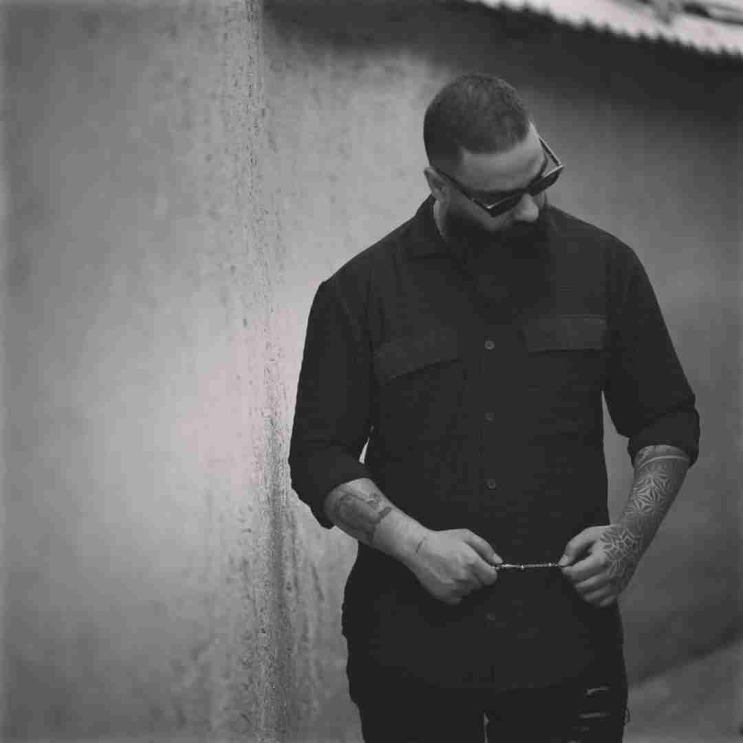 علی میر دلگیرم از این شهر از تمام دلبستگی