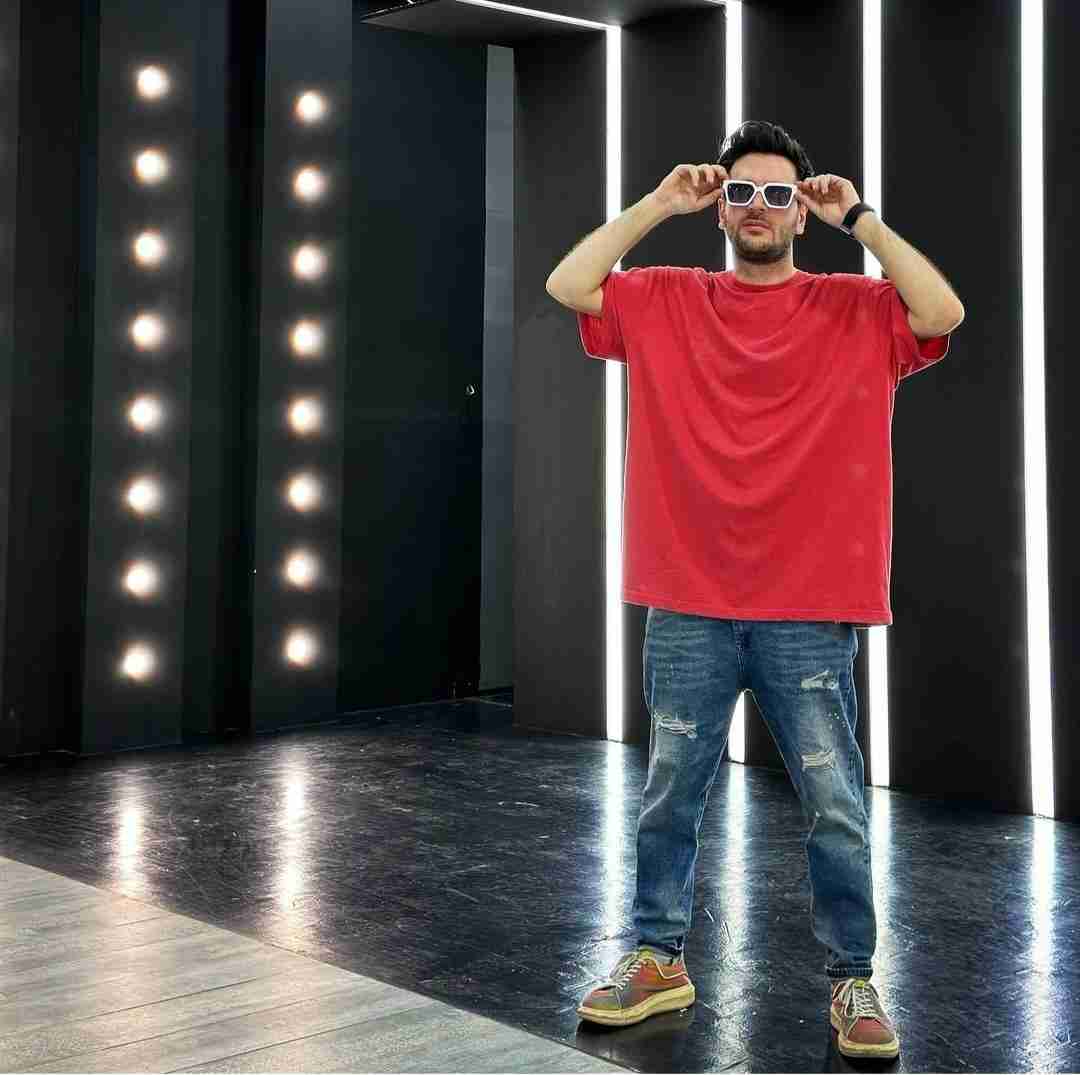 فرهاد نامداری تورو گردن نمیگیره اکست