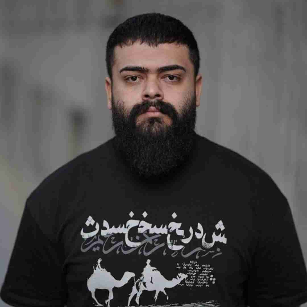 علیراد بزار برو دیگه دور من نچرخ حتی جایی دیگه