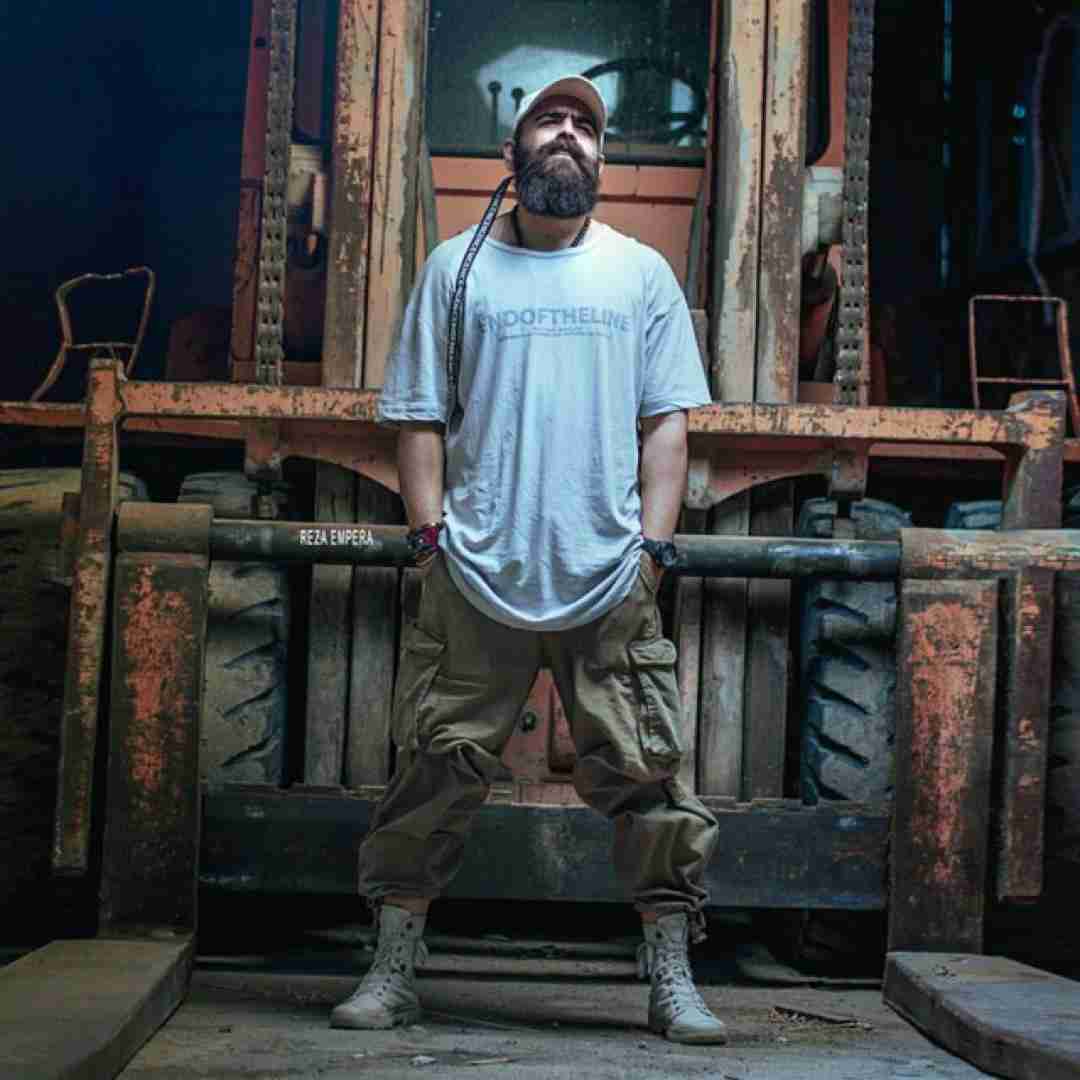 معین زد بیکلام مشق امشبم هزار دفعه نوشتن از روی