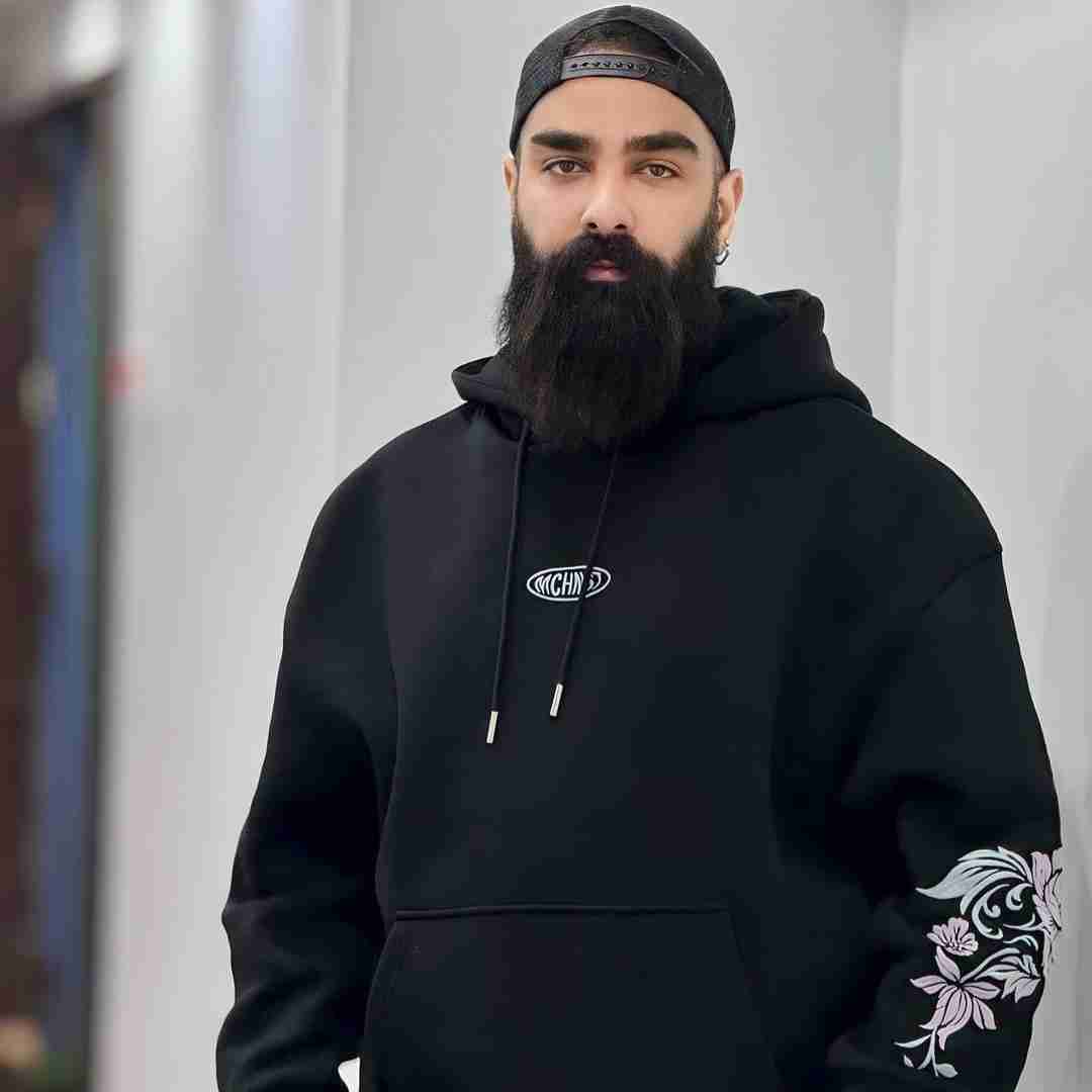 علی میر عجب یکم برو دنیارو بگرد