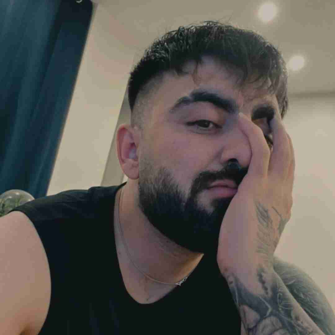 رامین تجنگی رو به روم شب و سیاهی بی کسی پشت سرم