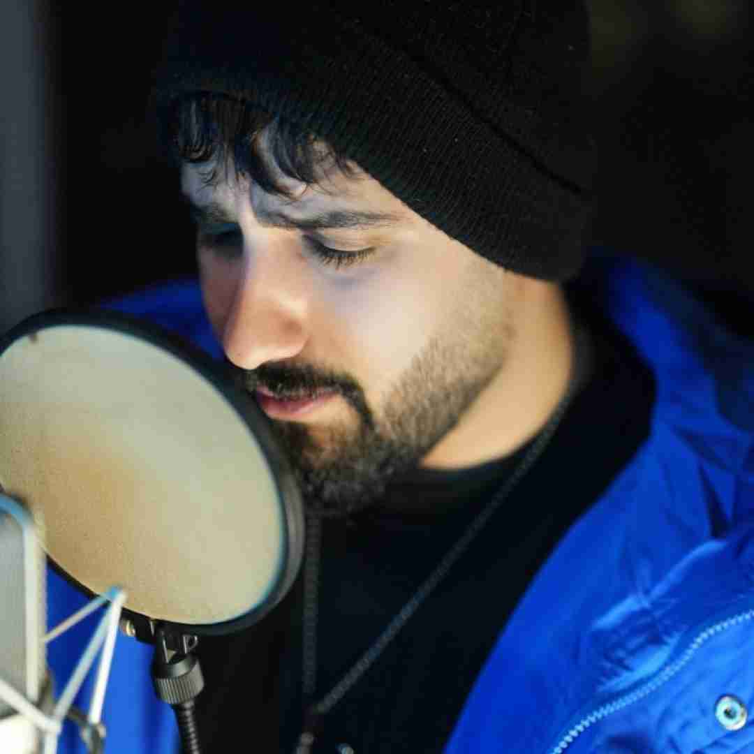 محمد امیری دیوانه کوشی انقد درد دارم مه بی خاوم