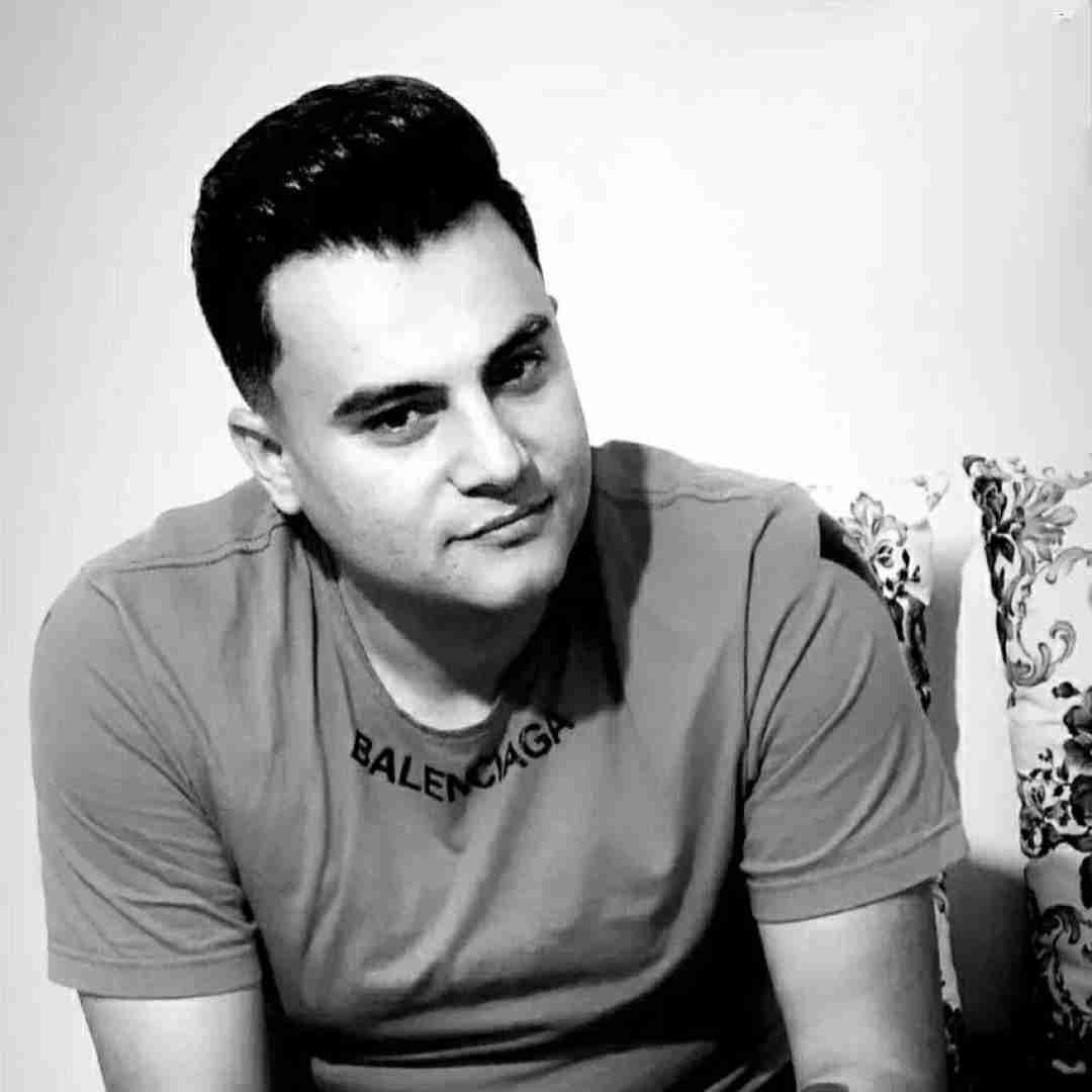 رامین کرمی دلتنگی هر شو کشیدم نخ نخ سیگار دمه باد