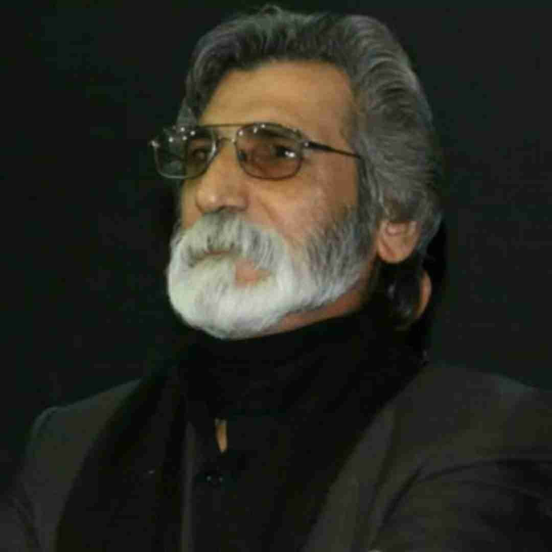 حسین سعادتمند علم افتاده و نیست علمدار حسین