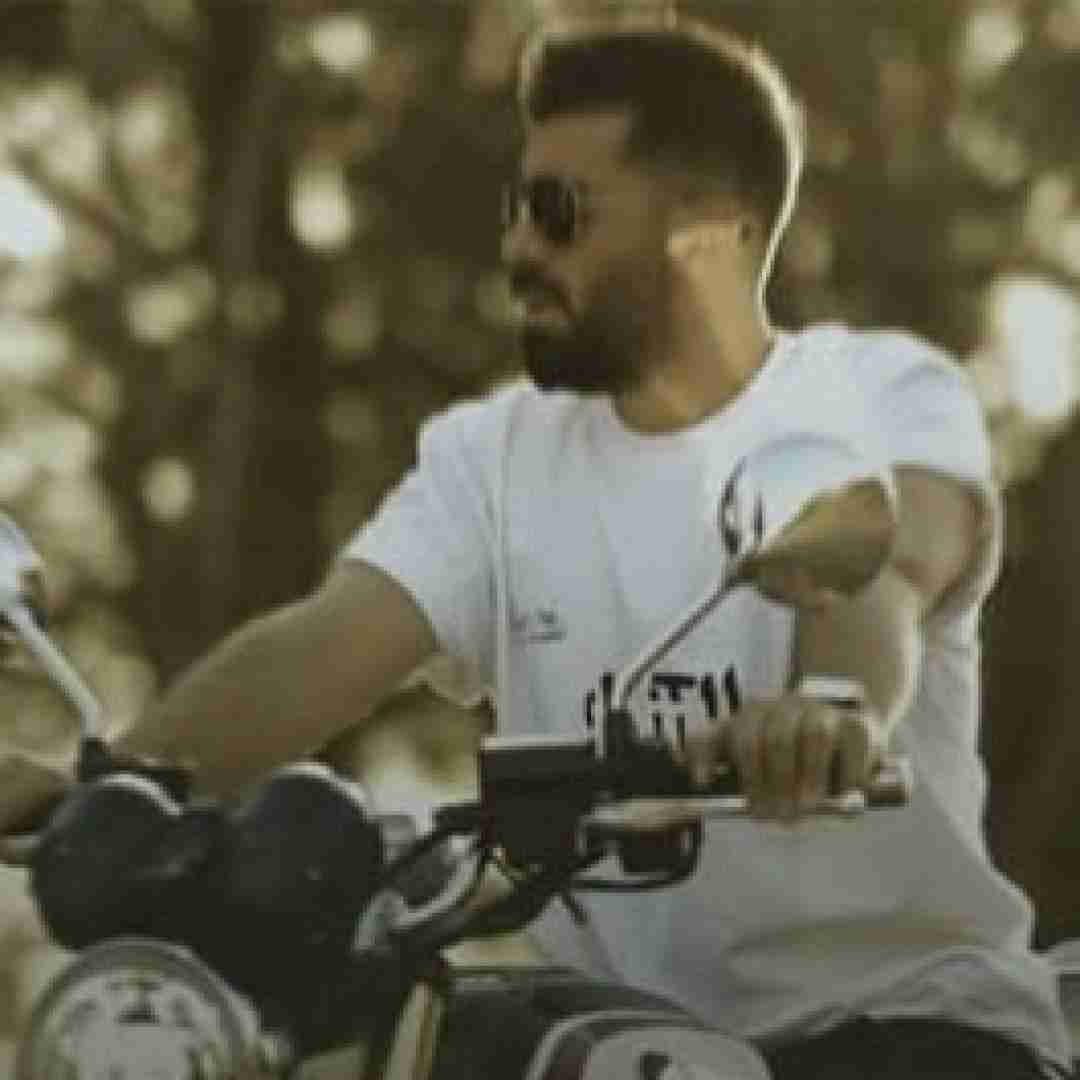 دانیال ایمانی ایهناس مه دوسش داشتم چقد گفتم نرو