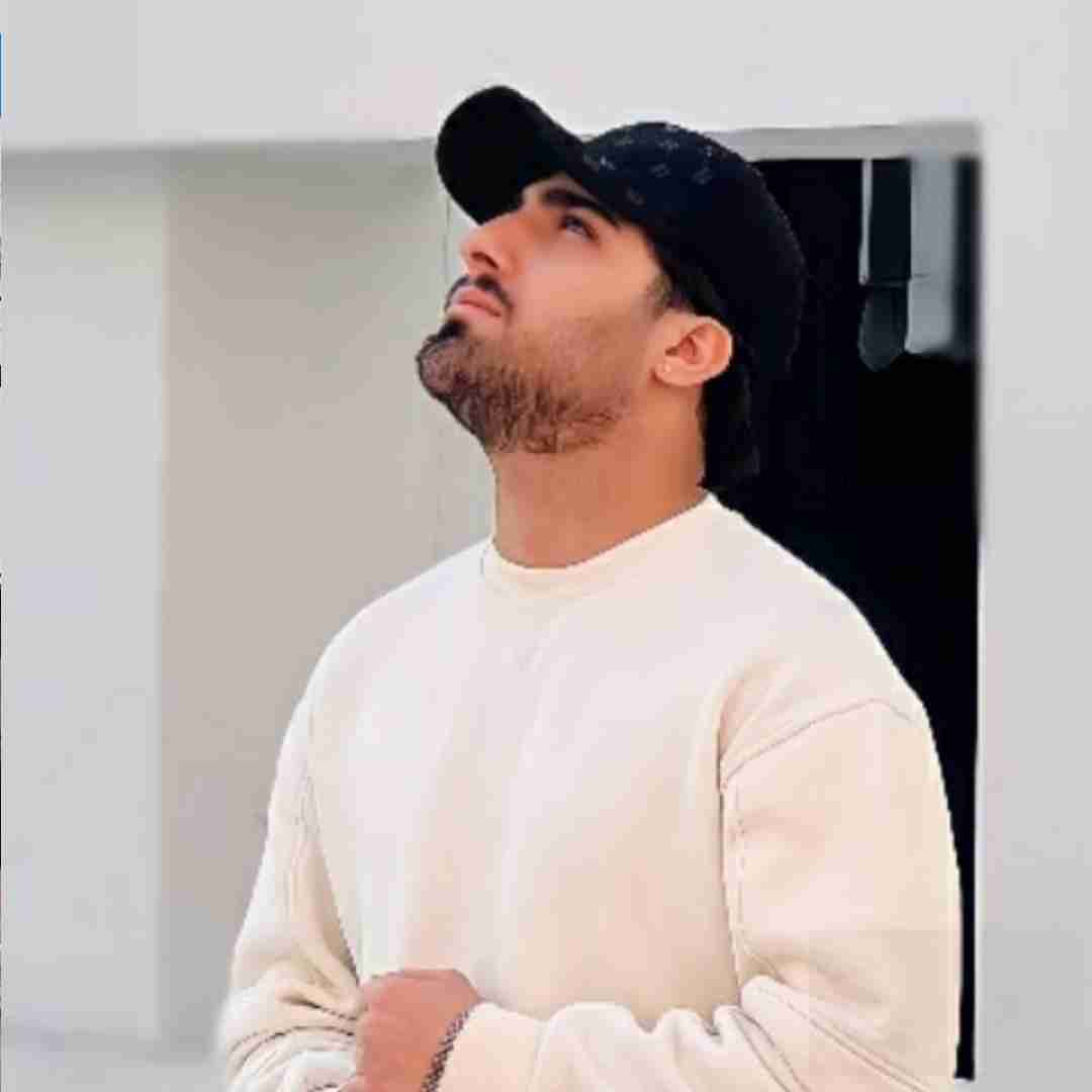 امیر لیام بیا بساطو جمع کو سیگارو الکل