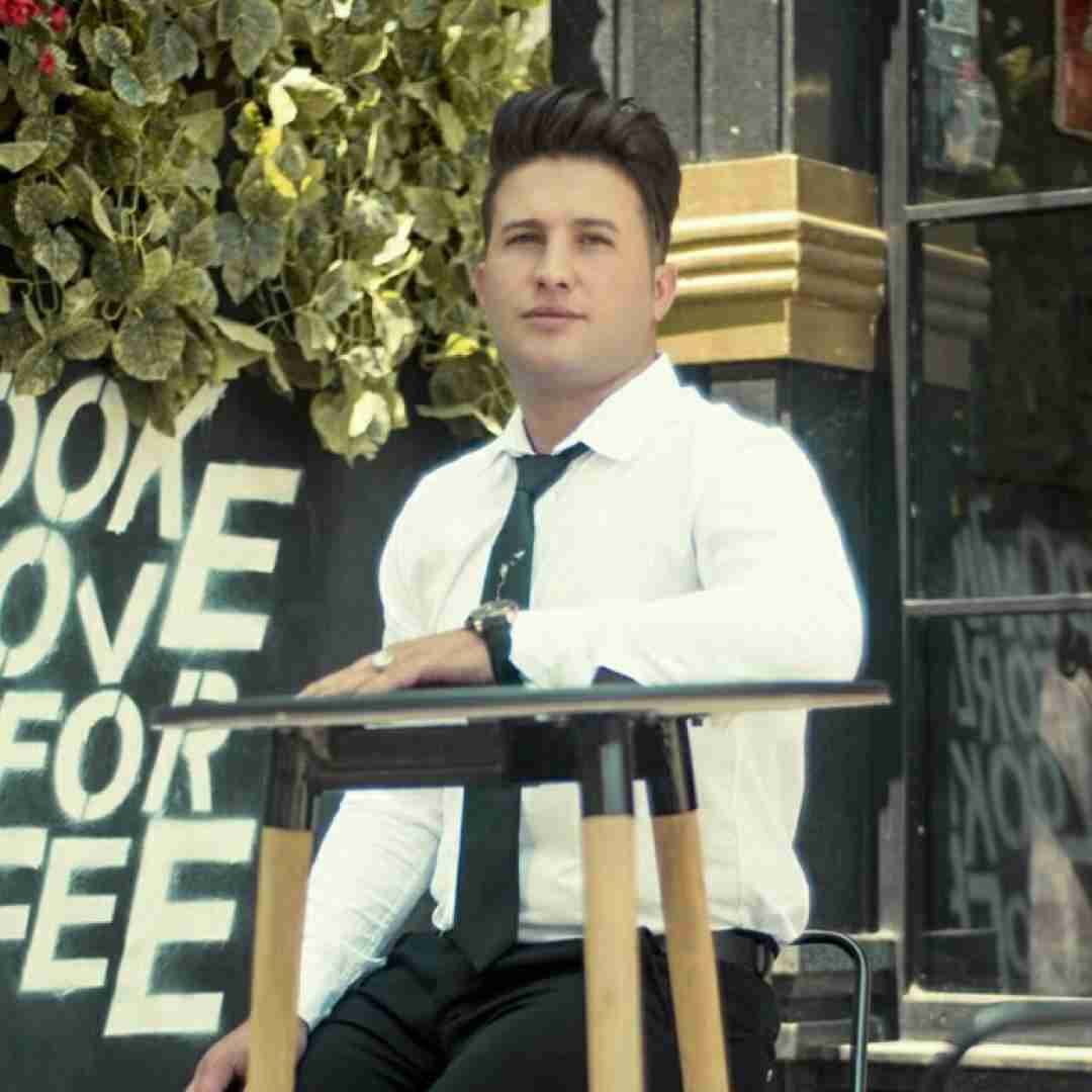 علی احمدیانی پایبندتم سر سخت آریاییه خودم