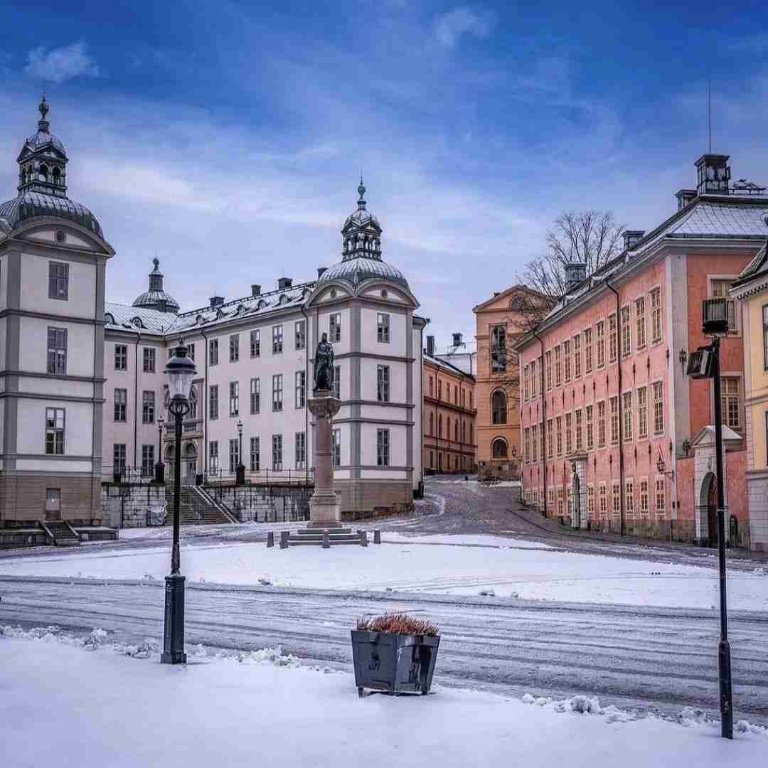  هنوز مثل قدیم بدون خط کشی موندی
