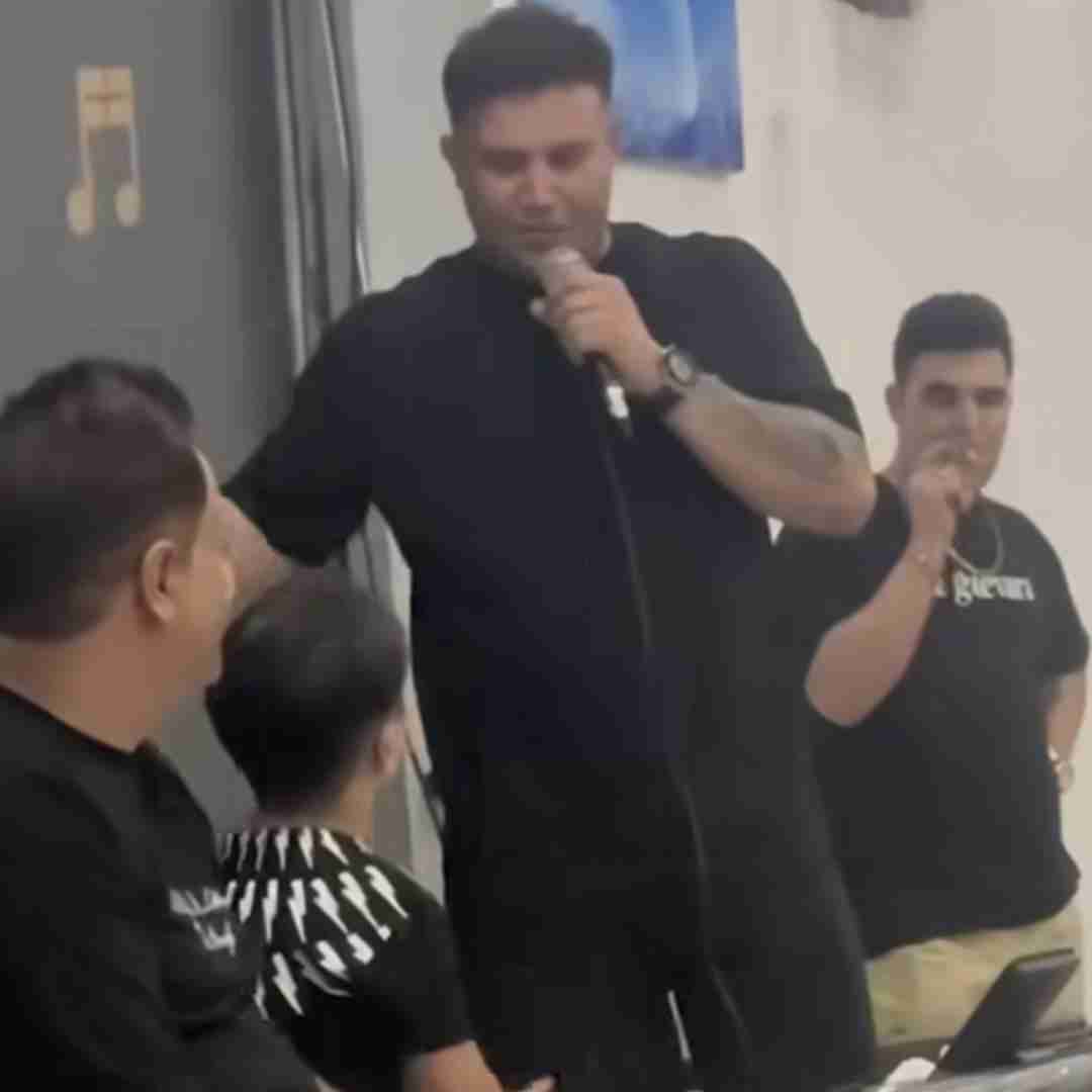 علی احمدیانی منو الله بالایی همون همون (زنده خوانی)