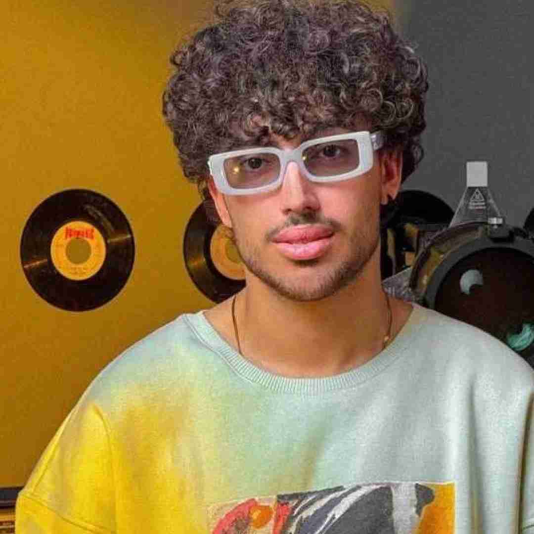 بابی بابا ایول داری ولی مارو کم داری