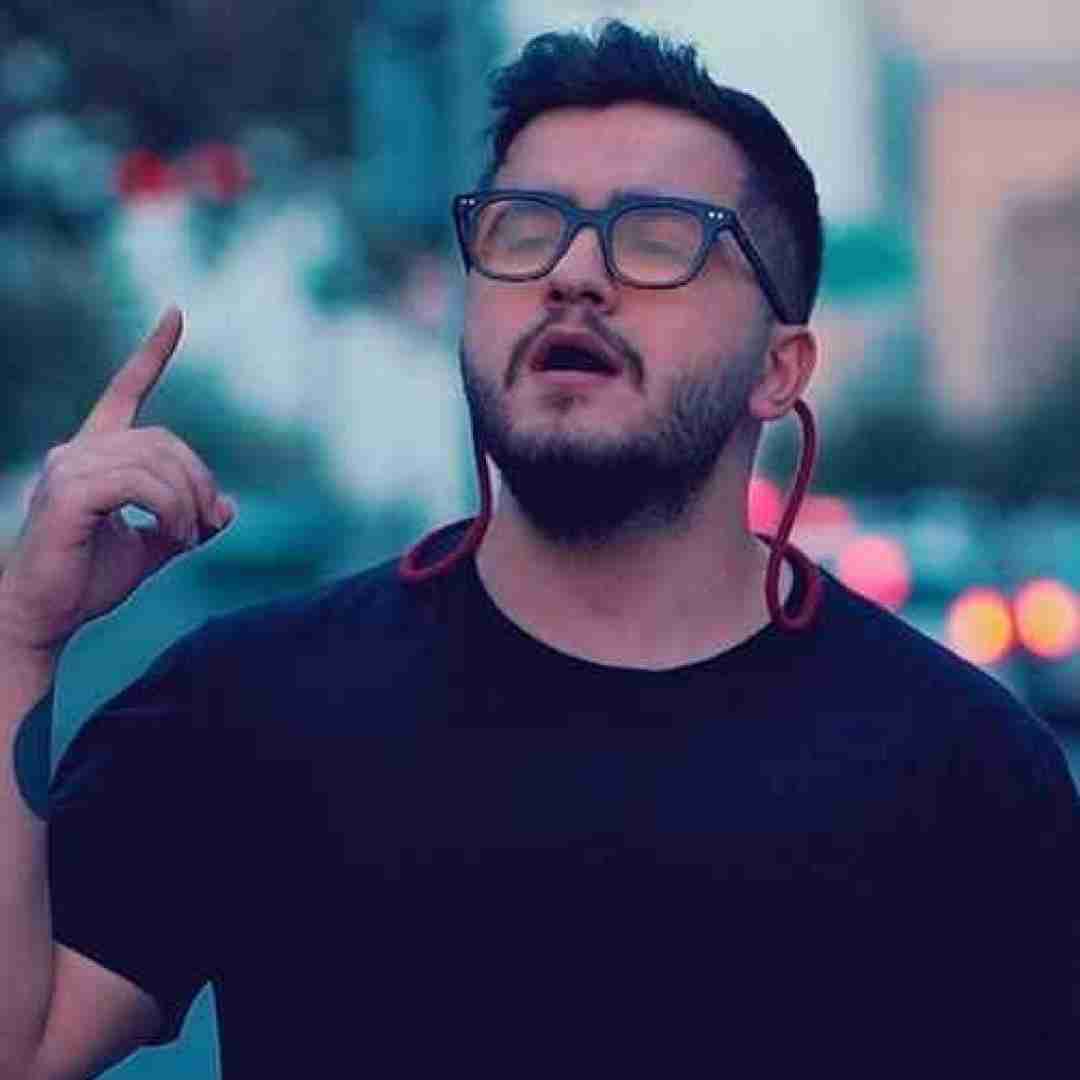 عرشیاس نمیشه زد حرف با تو قهر میکنی شب تا صبح