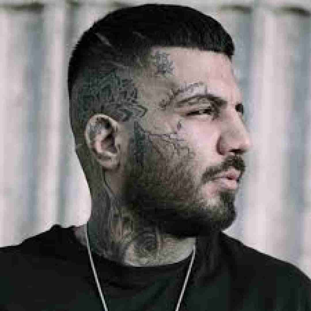 مهدیار شب تولدم تنها رفتم کیک گرفتم