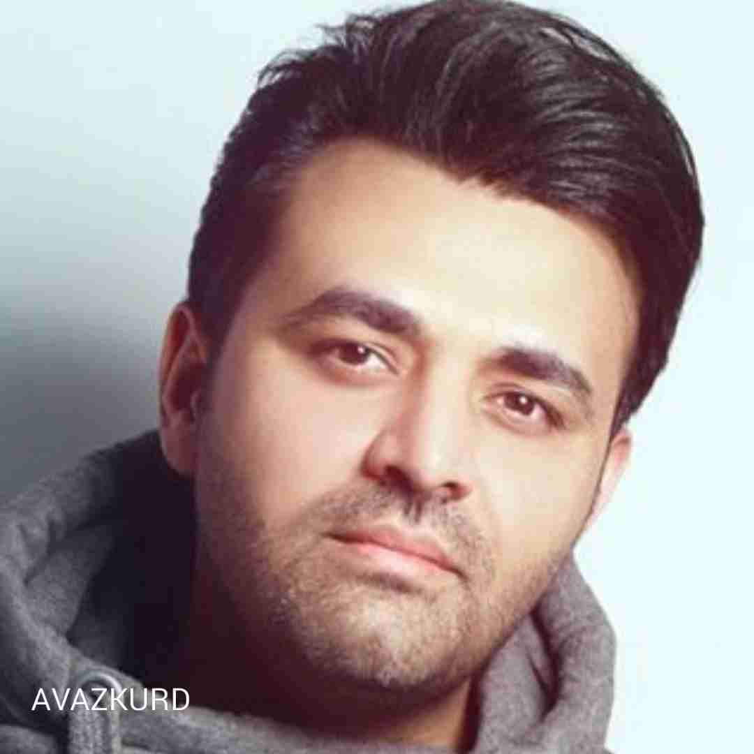 میثم ابراهیمی ﻛﺎش ﺑﻬﺖ ﺑﺮﺳﻢ ﻳﻪ ﺧﻄ ﻗﺮﻣﺰ دورت ﺑﻜﺸﻢ