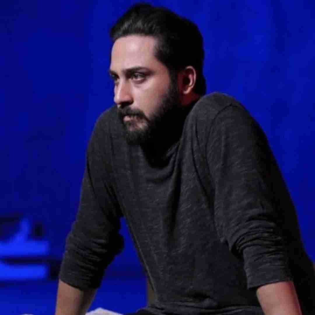 روزبه بمانی ﮔﻔﺘﻰ ﺟﻬﺎن ﻳﻨﻰ ﻳﮏ ﺛﺎﻧﻴﻪ ﺟﻨﻮن