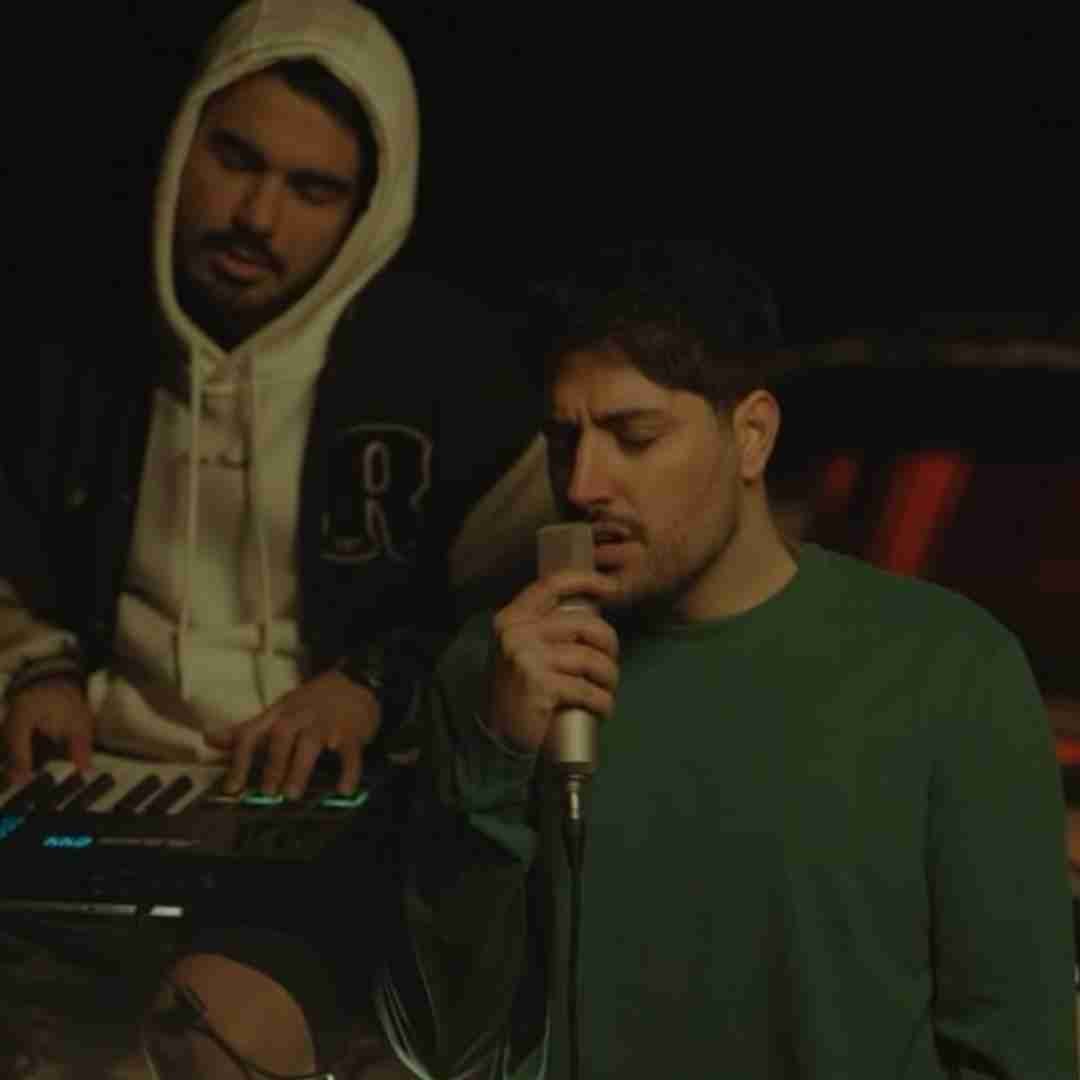 میلاد بابایی ﭼﺮا ﻣﻴﺮی ﻋﺎﺷﻖ ﺗﻮ ﻣﮕﻪ ﻛﺎری ﻫﺴﺖ ﻧﻜﺮده ﺑﺎﺷﻪ ﺑﺮات