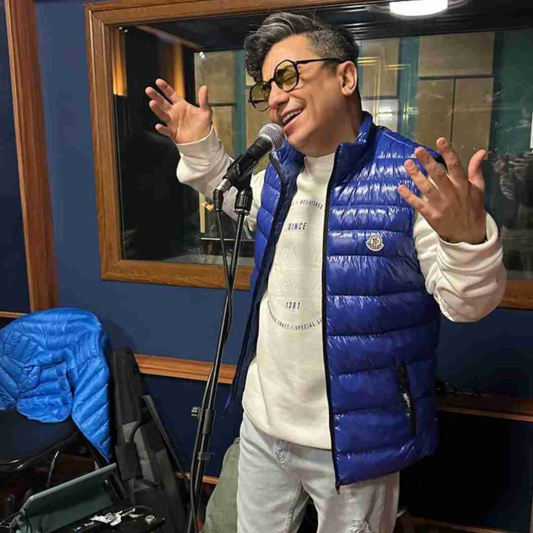 محسن ابراهیم زاده اﮔﻪ رﻳﺰه رﻳﺰه ﺳﻨﮓ از آﺳﻤﻮن ﺑﺮﻳﺰه