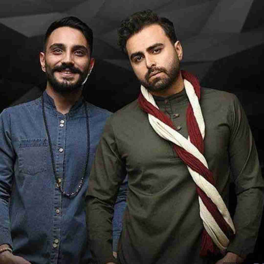 پازل بند ﻧﺰﻧﻰ ﺑﻪ دﻟﻢ دﺳﺖ رد ﺑﺎز ﻋﺸﻘﻪ و ﻗﺼﻪ ﻫﺎی دردﺳﺮﺳﺎز