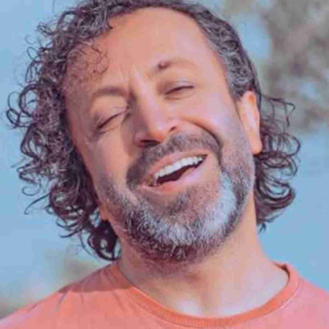 والایار عاشق پیشه