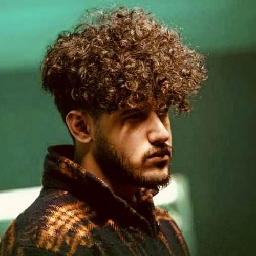 امیر ماهان میگم تموم شاعرا برای تو غزل بگن