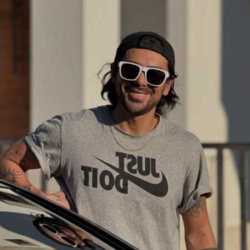 امیرعباس گلاب حالم به حال موی تو وصل و به هر آنی رها بسته