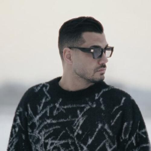 برشام تو نبودی لایق این همه عشقی که تو دلمه