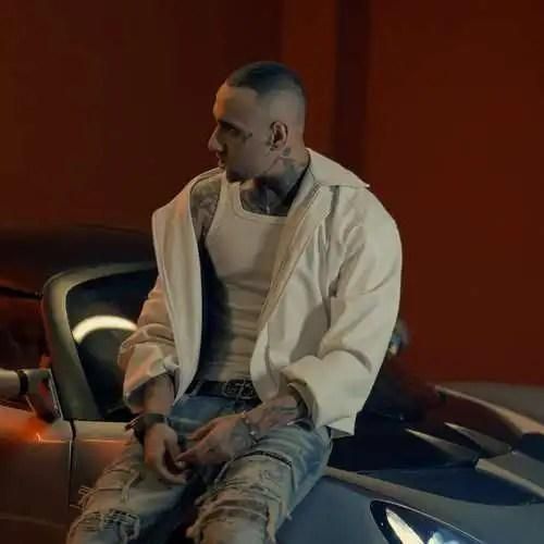 شایان یو دست تنها